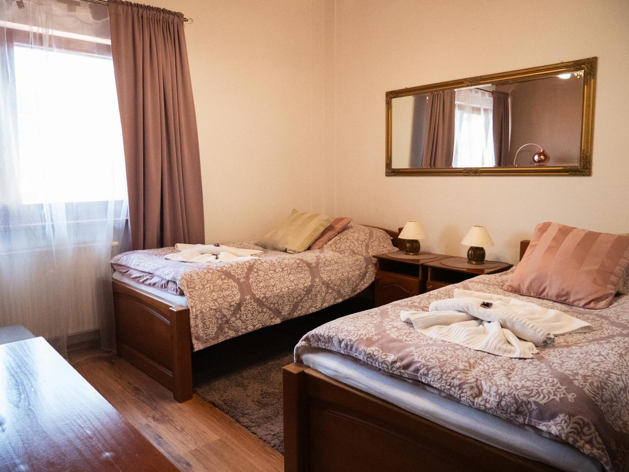 U Krba Hotel Нитра Екстериор снимка