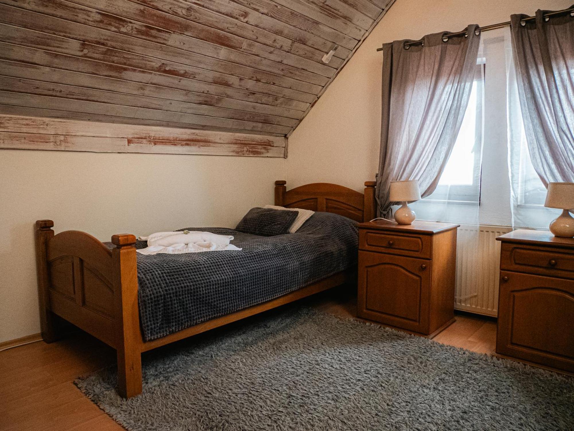 U Krba Hotel Нитра Екстериор снимка