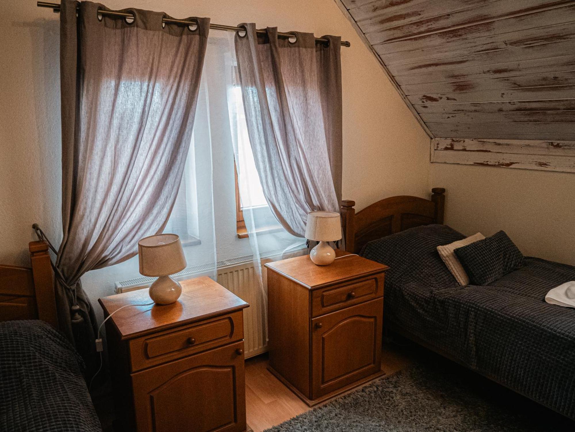 U Krba Hotel Нитра Екстериор снимка