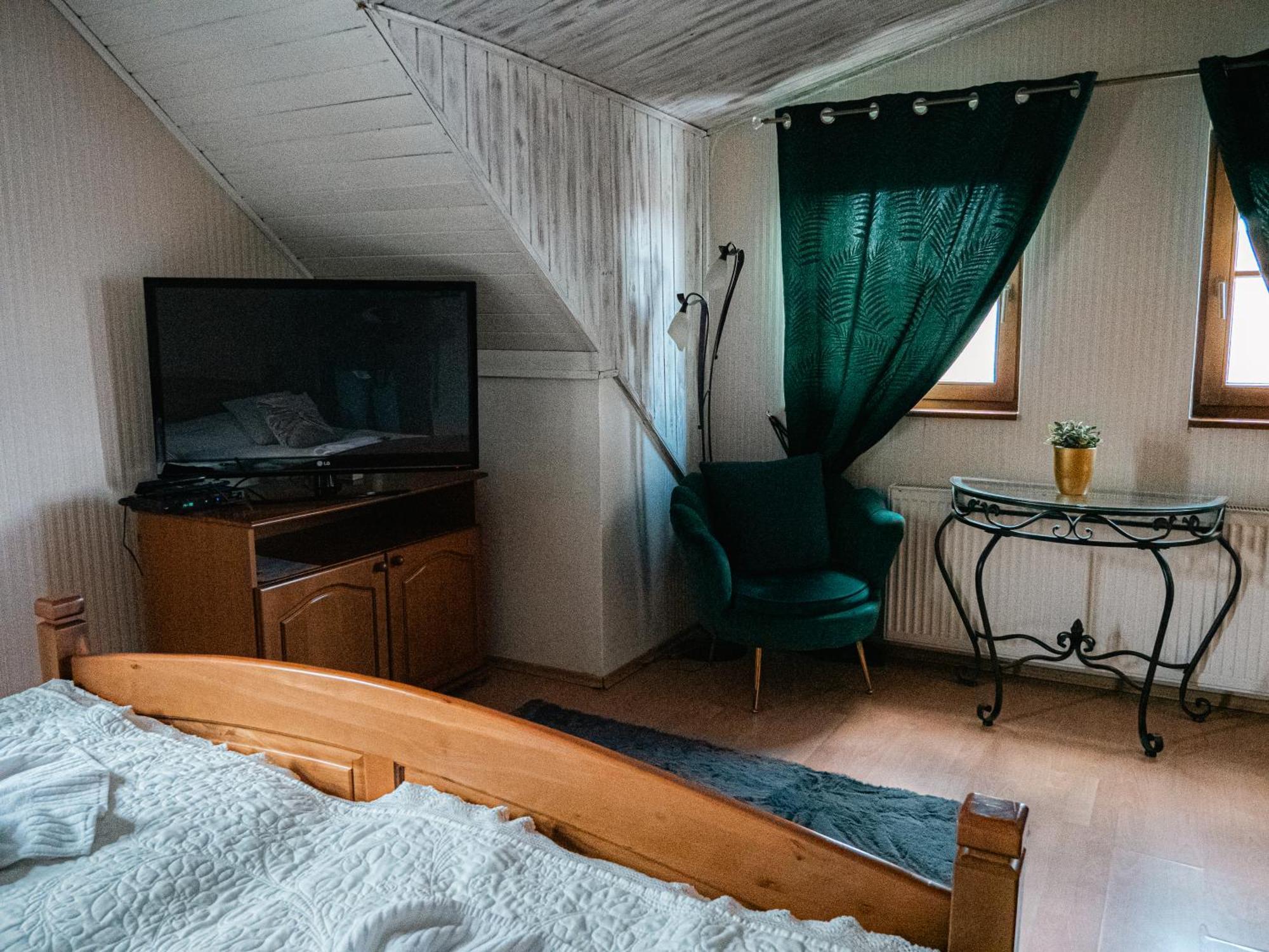 U Krba Hotel Нитра Екстериор снимка