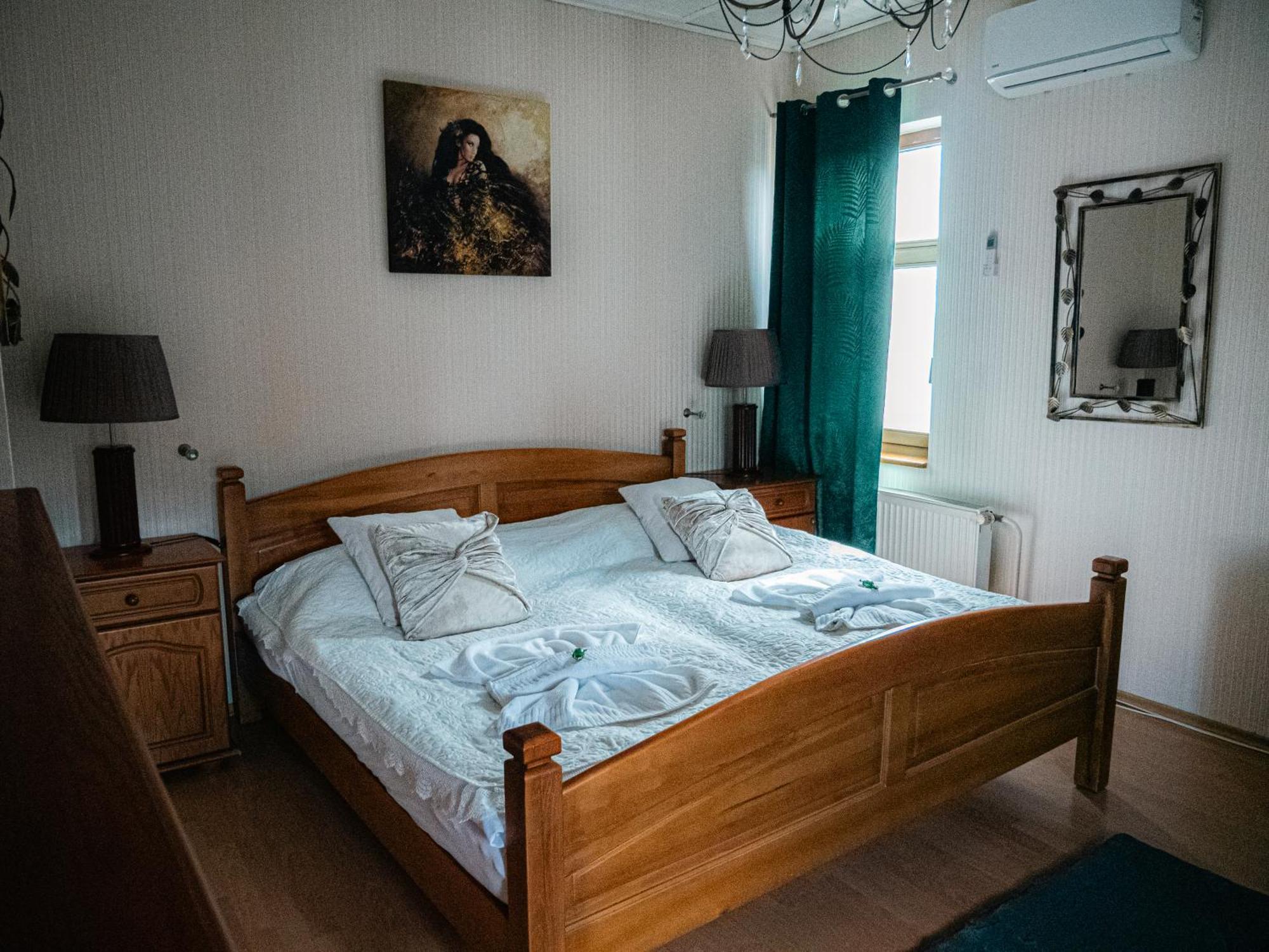 U Krba Hotel Нитра Екстериор снимка