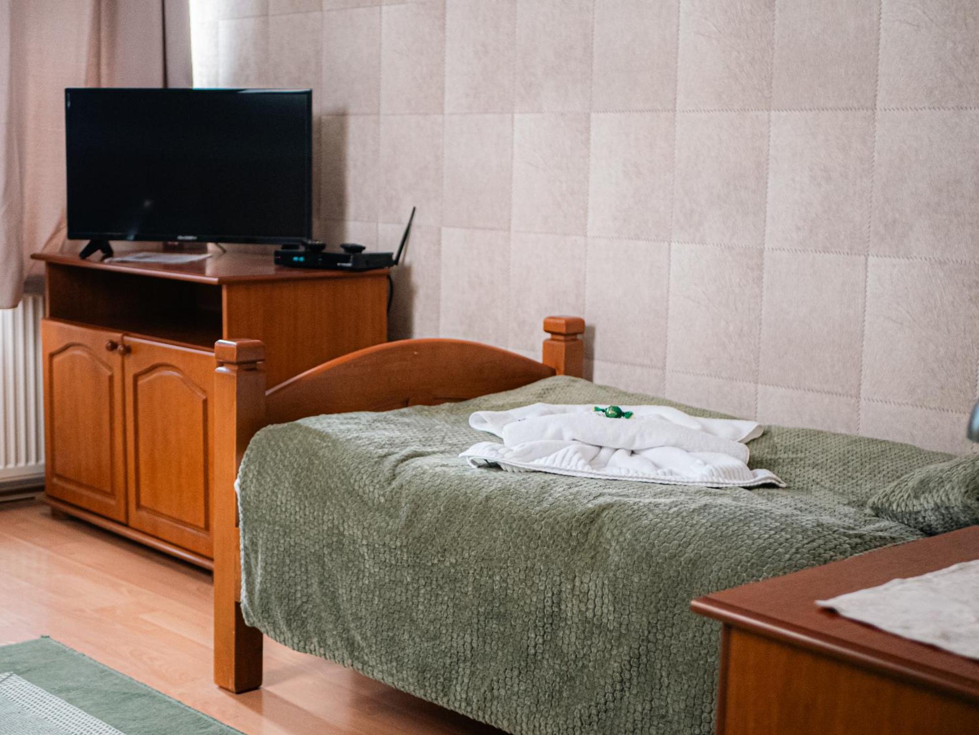 U Krba Hotel Нитра Екстериор снимка